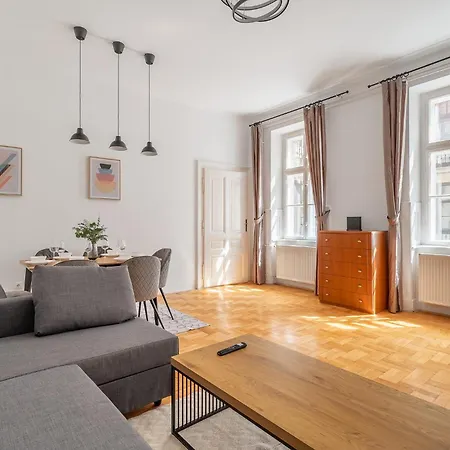 Apartament Quiet Central Near Heroes Square By Cavaland *